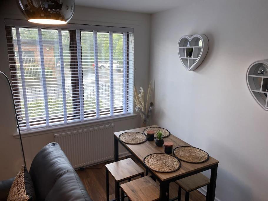Perfectly Situated Luxury 2 Bedroom Apartment Glasgow Buitenkant foto